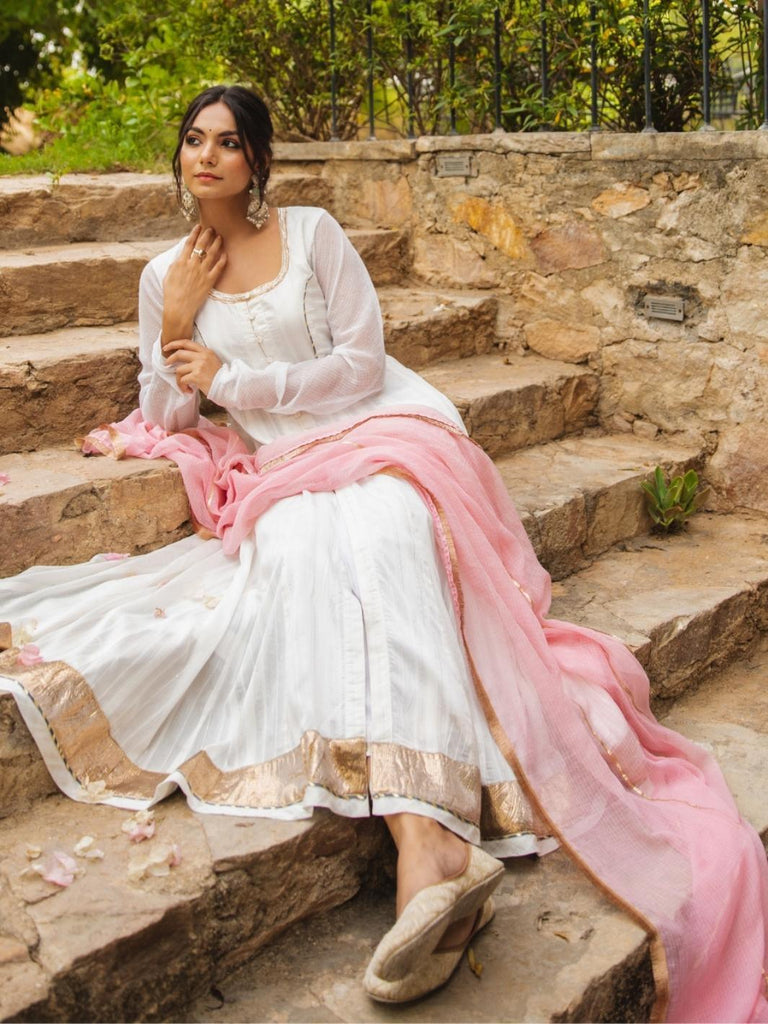 White dress with pink hot sale dupatta